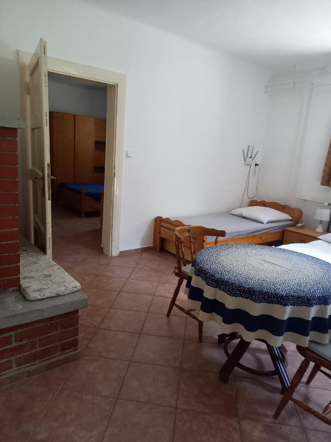 Flamingo Apartman Sopron Luaran gambar