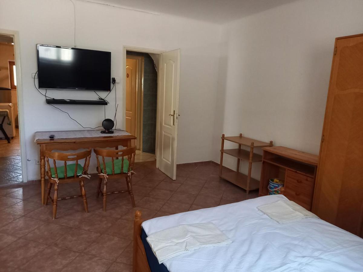 Flamingo Apartman Sopron Luaran gambar